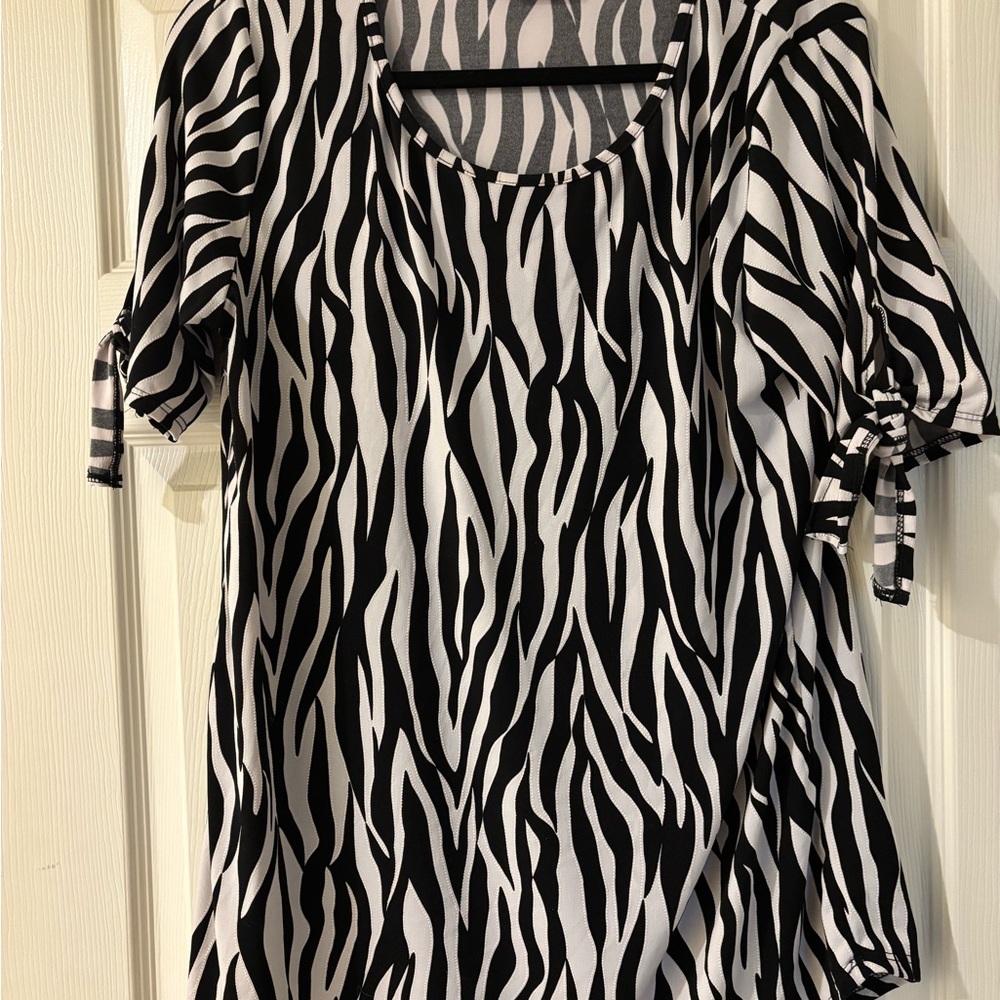 Amana Zebra Print Short Sleeve Blouse Large